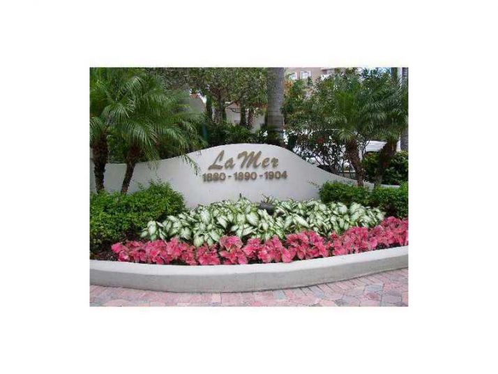 1904 OCEAN DR # 1706, Hallandale, FL 33009