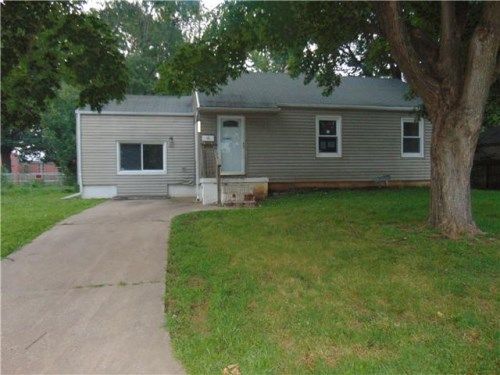 3903 Crestview Rd, Independence, MO 64052