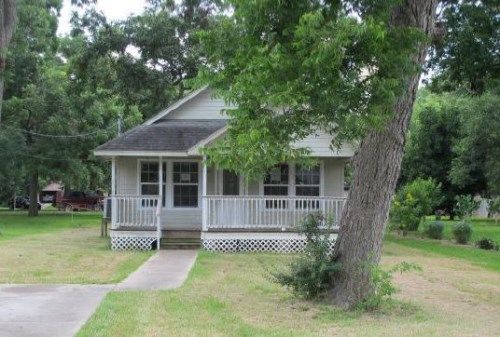 810 E Mulberry Ave, Wharton, TX 77488