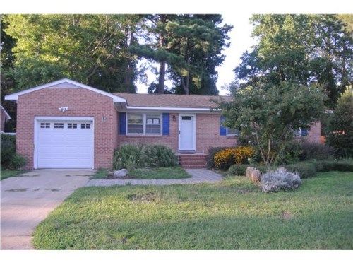 725 Milton Dr, Hampton, VA 23666