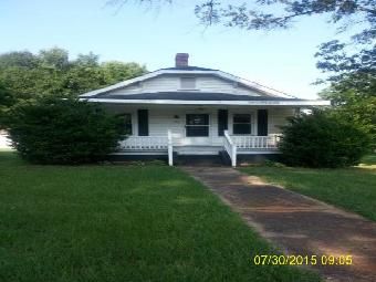 702 S Lewis St, Pickens, SC 29671