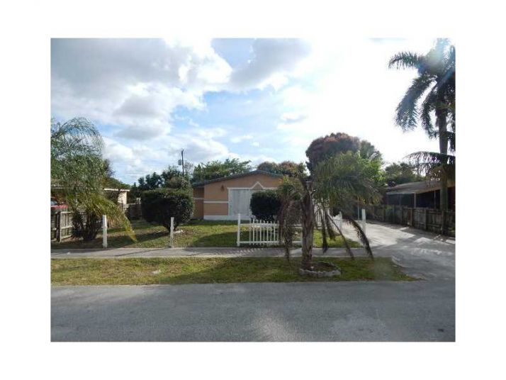 3250 NW 18 PL, Fort Lauderdale, FL 33311