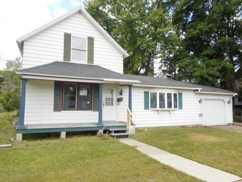 4011 10th St, Menominee, MI 49858