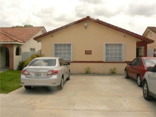 3176 W 73 PL, Hialeah, FL 33018