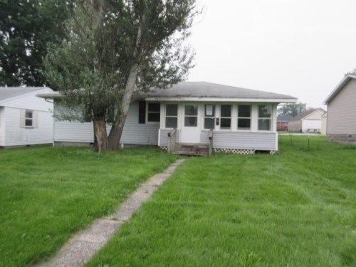 516 S Locust St, Monroe City, MO 63456