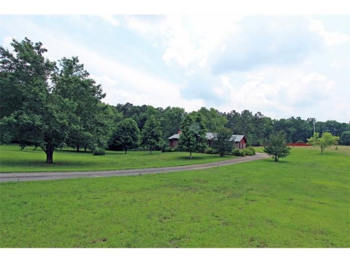 4067 Mason Creek Road, Winston, GA 30187