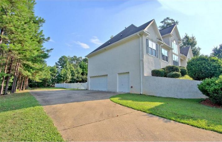 200 Vinestone Court, Fayetteville, GA 30215