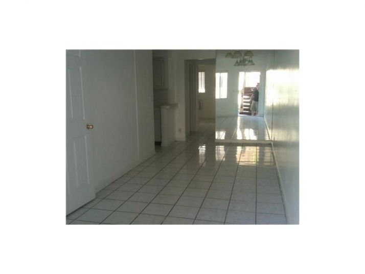 280 SW 11 AV # 15, Hallandale, FL 33009