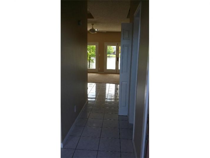 204 E HEMINGWAY CR # 204, Pompano Beach, FL 33063