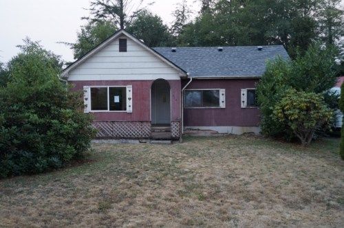 514 Cherry St, Raymond, WA 98577