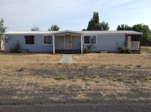 8868 Hillcrest Dr N, Moses Lake, WA 98837