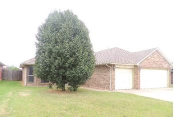 10217 Aberdeen Dr, Yukon, OK 73099