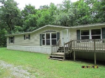 165 Jackson Ln, Jacksboro, TN 37757