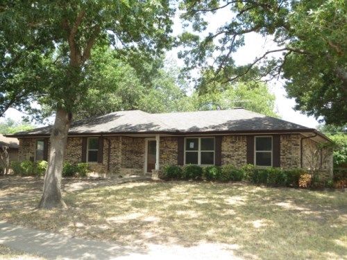 877 Birchwood Drive, Lancaster, TX 75146