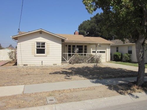 324 8th St, Greenfield, CA 93927