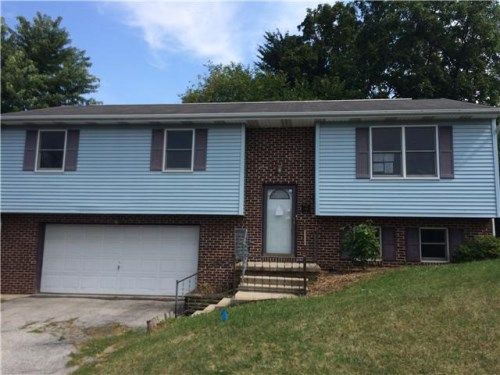 340 Franklin Square Dr, Dallastown, PA 17313