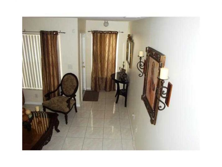 2351 SW 83 AV # 2351, Hollywood, FL 33025