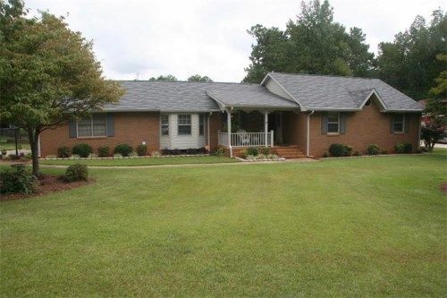 8160 Dawn Drive, Jonesboro, GA 30236