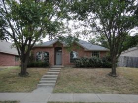 316 Homestead Dr, Lancaster, TX 75146