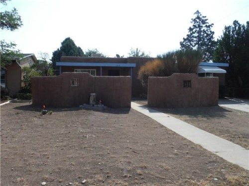 624 Grove St NE, Albuquerque, NM 87108