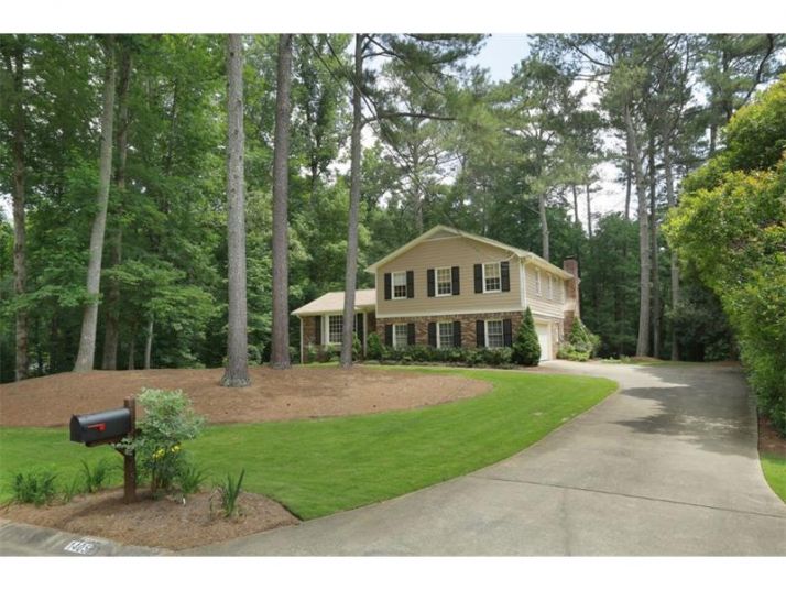 1405 Woodcrest Drive, Roswell, GA 30075