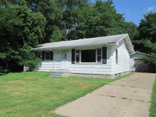 1659 Lillian St, Benton Harbor, MI 49022