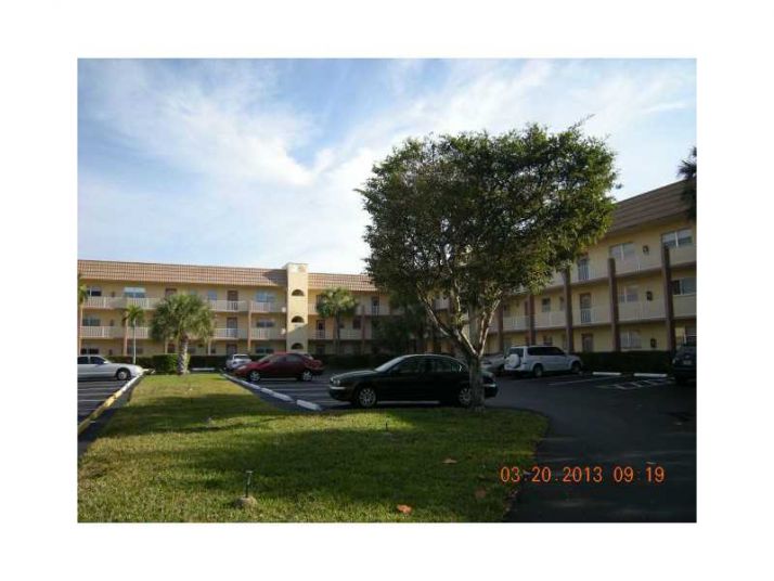 8590 SUNRISE LAKES BL # 303, Fort Lauderdale, FL 33322