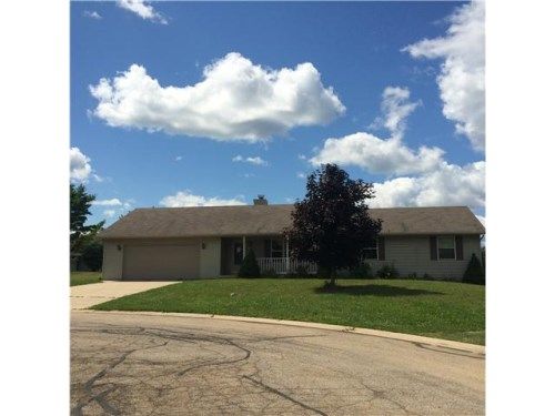 370 Hogan Ct, Cecil, WI 54111