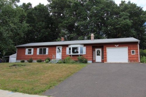 326 Reed Ave, Windsor Locks, CT 06096