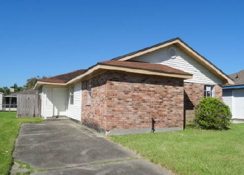 2741 Bayou Lours Court, Marrero, LA 70072