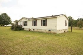 10 Mcclure Rd, Seale, AL 36875