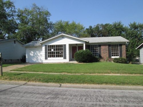 11607 Esperanza Dr, Florissant, MO 63033