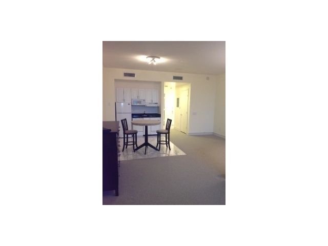 21200 POINT PL # 302, Miami, FL 33180