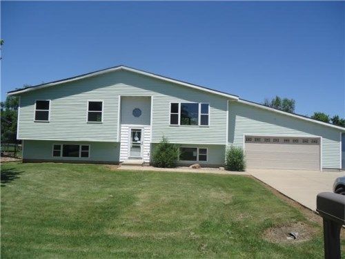 108 Stephen St, Palo, IA 52324