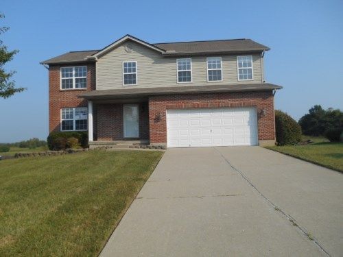 6944 Oak Manor Dr, Middletown, OH 45044