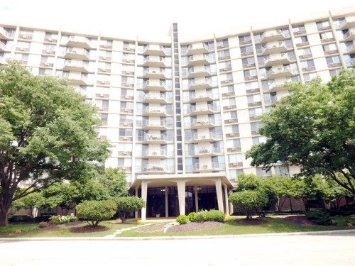 20 N Tower Rd, Oak Brook, IL 60523