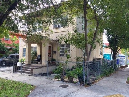 876 SW 2 ST, Miami, FL 33130