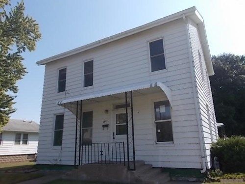 2303 Garfield St, Clinton, IA 52732