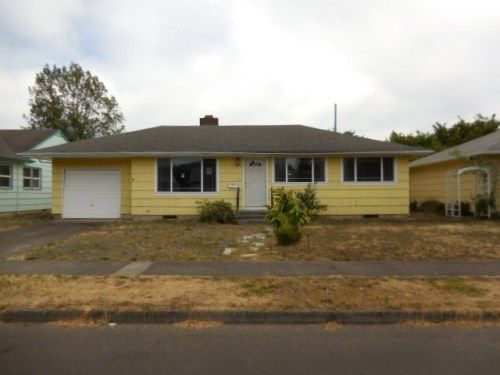 1379 Pleasant St, Springfield, OR 97477