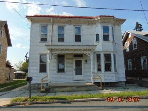 19 W Main St, Newmanstown, PA 17073