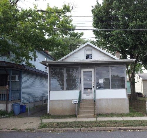 9332 State Rd, Philadelphia, PA 19114