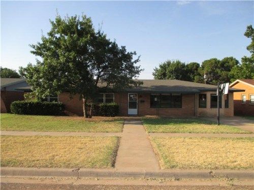 1214 E Hester St, Brownfield, TX 79316