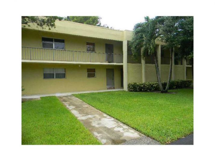 8524 OLD COUNTRY MNR # 103, Fort Lauderdale, FL 33328