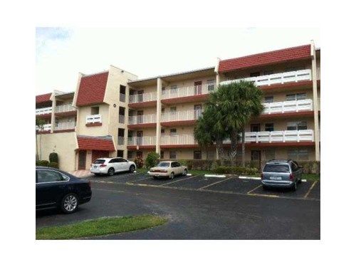 1010 COUNTRY CLUB DR # 303, Pompano Beach, FL 33063