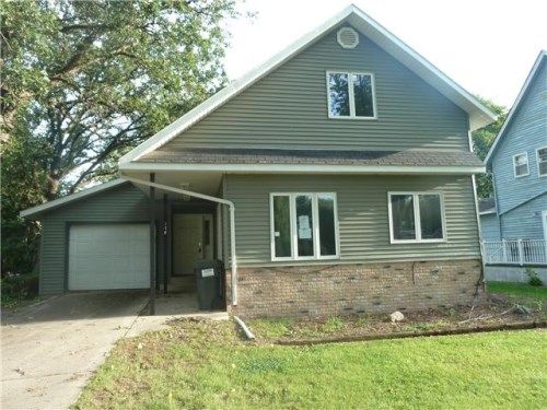 114 E Lyon St, Minneota, MN 56264