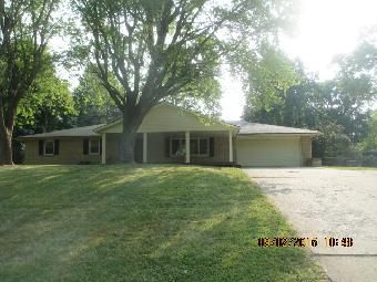 2206 Lake Drive, Anderson, IN 46012