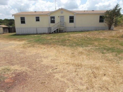 187 Country View Lane, Floresville, TX 78114