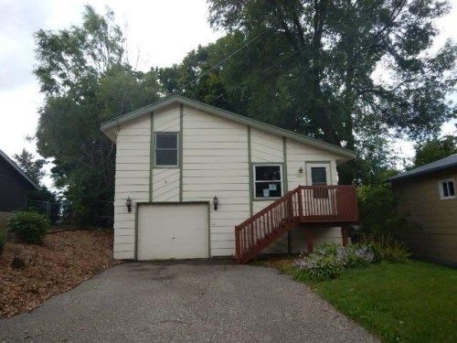 4861 Hanover Rd, Mound, MN 55364