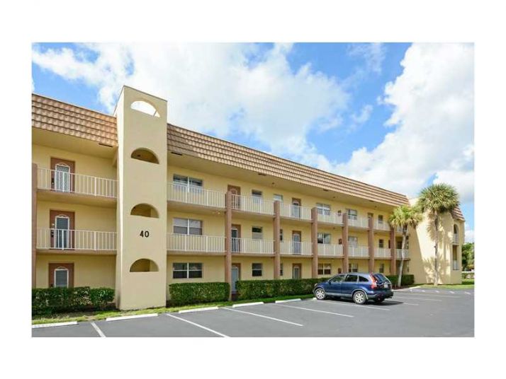 8285 SUNRISE LAKES BL # 109, Fort Lauderdale, FL 33322