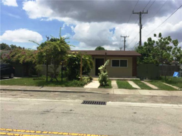 1270 W 34 ST, Hialeah, FL 33012